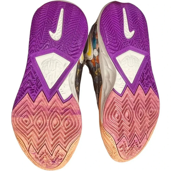 Nike Kyrie Circle Of Life Athletic Sneakers main image 12